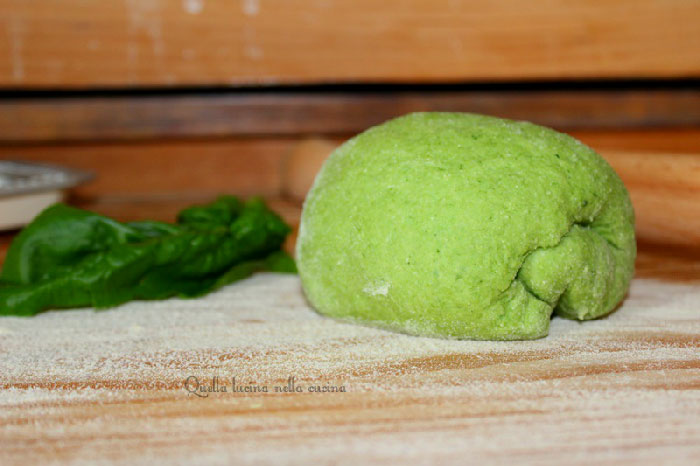 Impasto verde di semola per pasta fresca