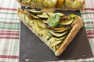 Torta salata con zucchine