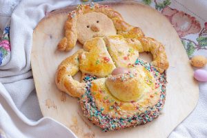 Biscotti di Pasqua lucani: la pupa o la scarcedd