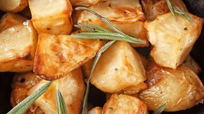 patate al rosmarino nella friggitrice ad aria
